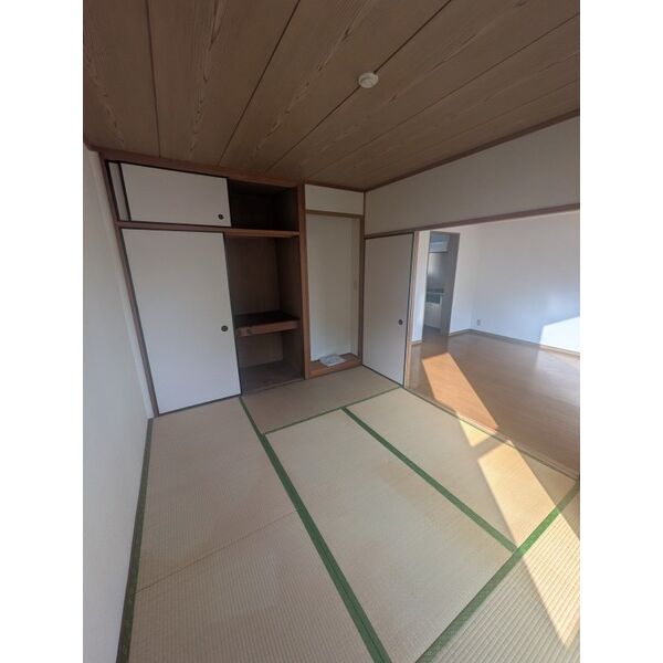 サンヒルズ上大岡B105号室 寝室