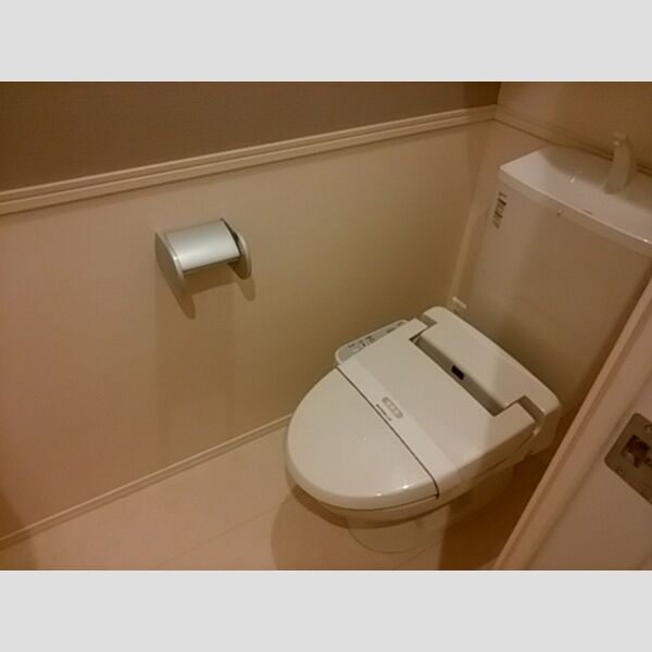 ドルチェ・アンナC103号室 温水洗浄便座