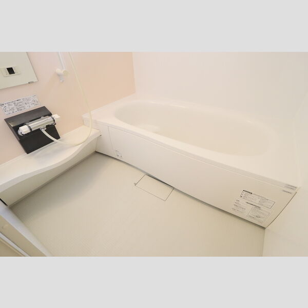 サンガーデン201号室 広々1坪風呂です!