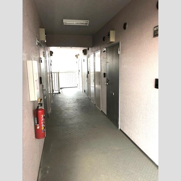 クレストガーデン津田沼408号室 共用廊下