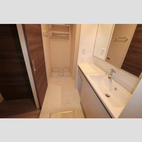 リサーナ 洗面所　洗髪洗面化粧台あり