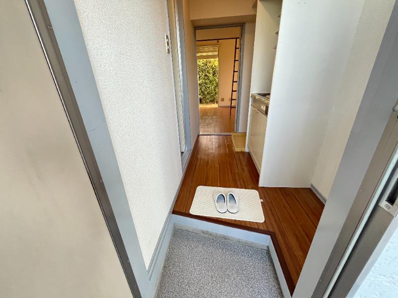 コリーヌM 玄関