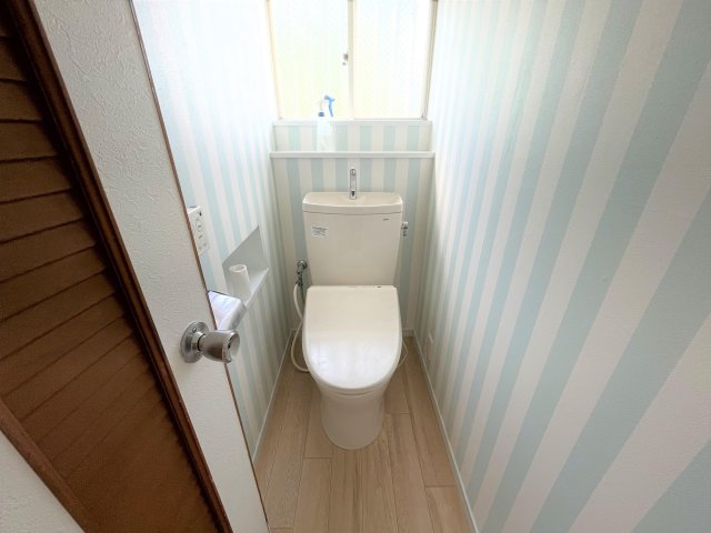 港南6丁目戸建 トイレ