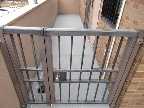 ライオンズマンション藤沢湘南台壱番館5階 専用ポーチ