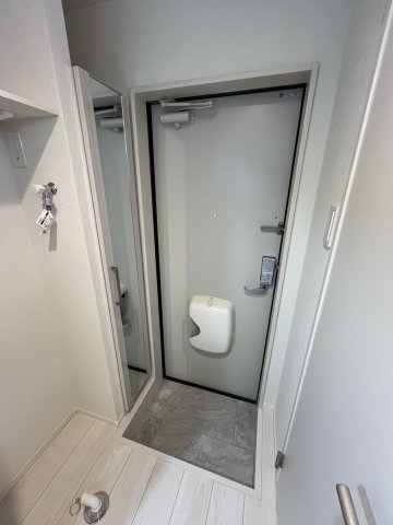 アネーロ北千住0102号室 玄関