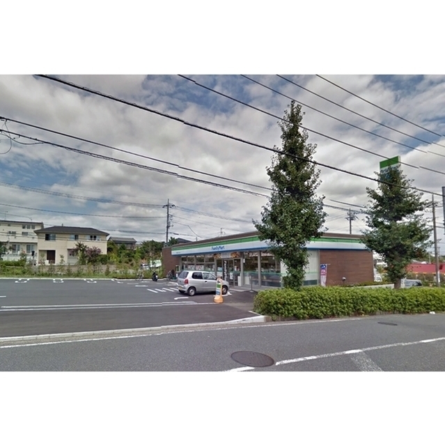 スクエア西部 【コンビニエンスストア】ファミリーマート湘南ライフタウン店まで624ｍ