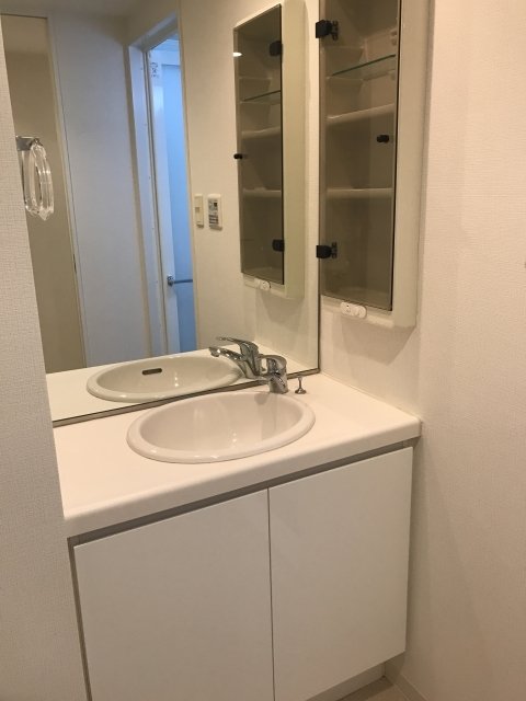 イーリスコート桜上水1階 洗面
