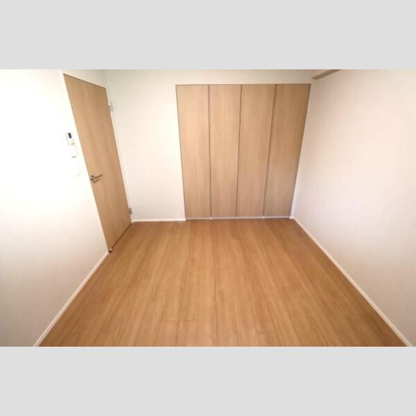 サンジョイアゼロ209号室 納戸6帖