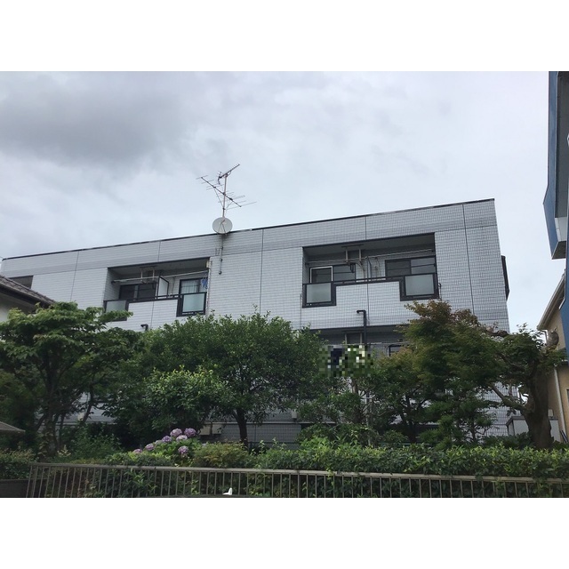 Rグレイスヒガシヤマ 外観