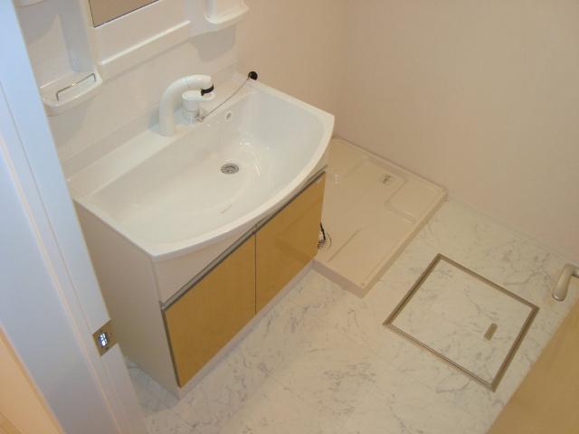 フォレストアーク大森Ⅱ101号室 洗面