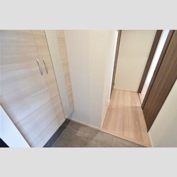 Same sky303号室 玄関