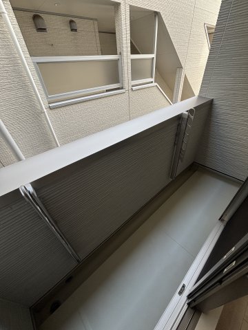 Ｓｏｌｅｉｌ　ＹＳ202号室 隣室とは離れており除かれる心配はあまり無し！