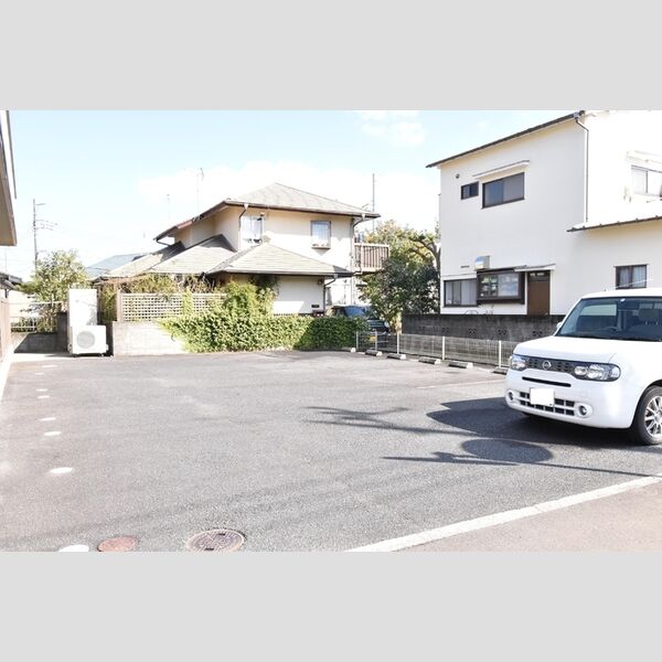 いちごハウスⅡ 駐車場