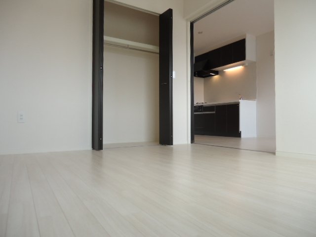 サザンウェイブ湘南Ⅱ 洋室