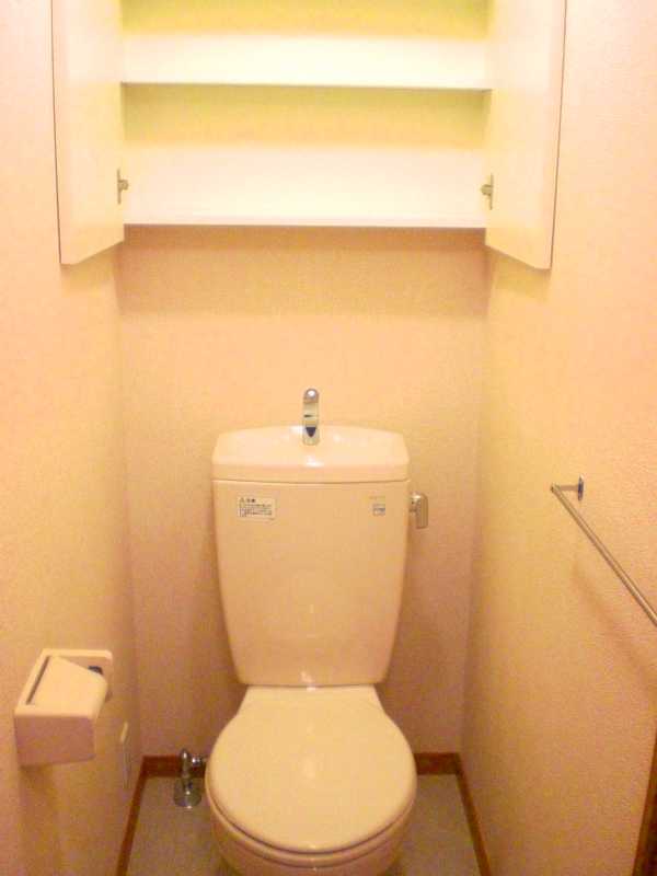 レオパレスマンダリーヌ107号室 上部には収納棚も付いています。