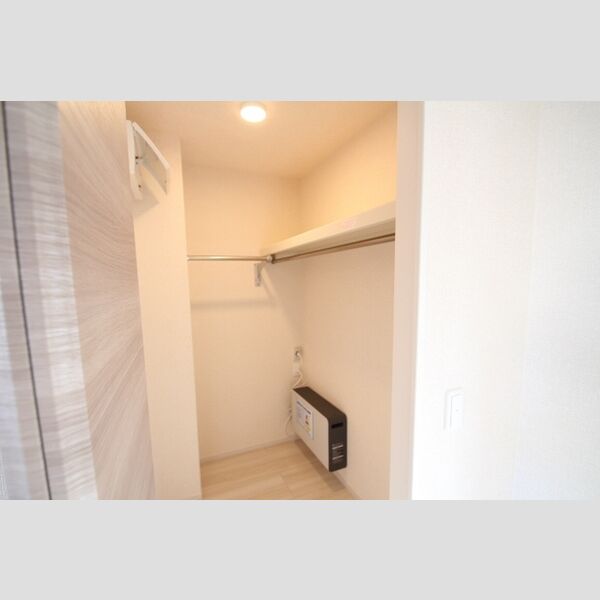 アルビネス東十条201号室 ウォークインクローゼット