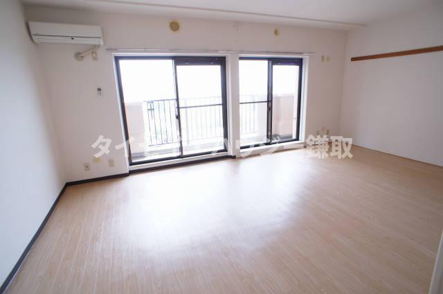 オーシャンビュー参番館 リビング