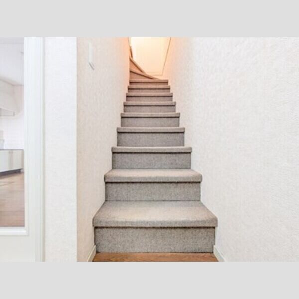 中嶋メゾネット02号室 室内階段