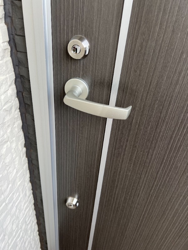 Lily東中山2階 ディンプルダブルロックで防犯性も高いです