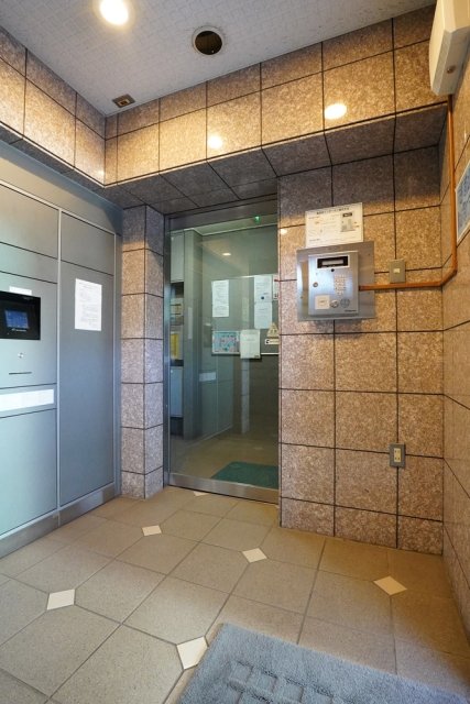 菱和パレス明大前壱番館 エントランス