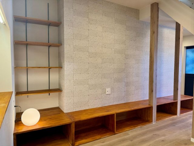 北欧ハウス緑町 リビングにはベンチにも使えるテレビ台