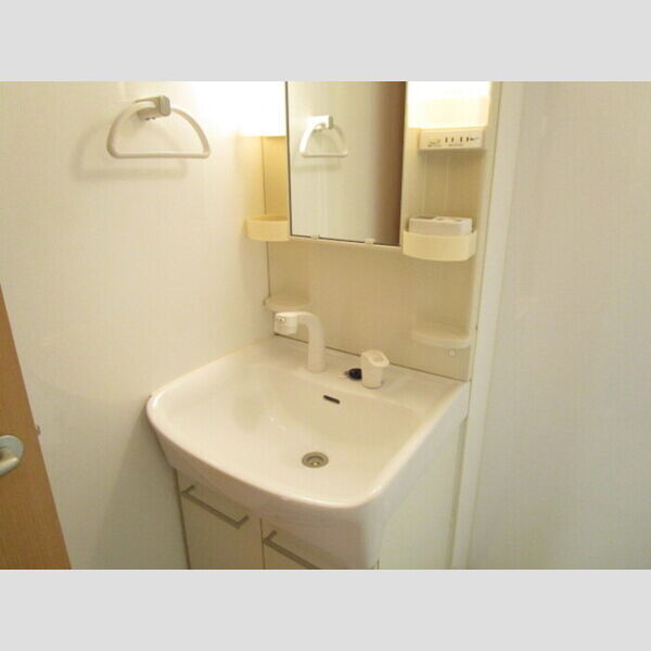 メゾン・ド・サンセール10番館・11番館　11番館 洗髪洗面化粧台