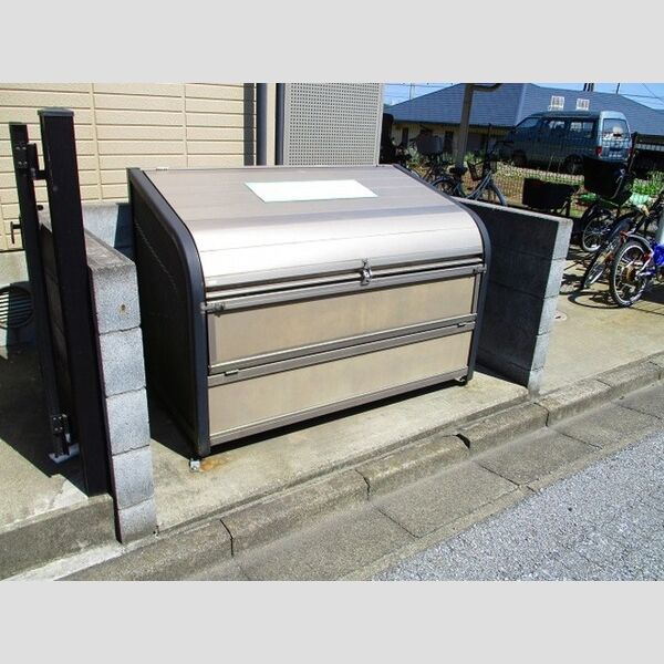 ルミエール　B ゴミストッカー