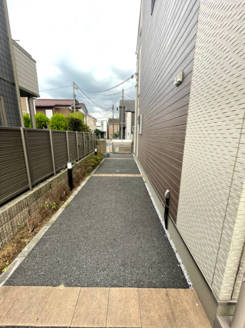 ヒバリーヒルズ エントランス