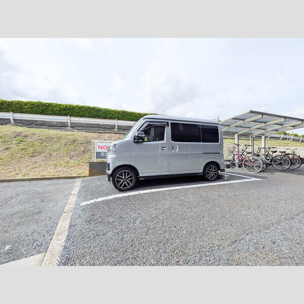 カネダイハウス3 駐車場