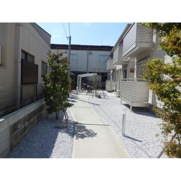 アドバンス霞　東棟A号室 エントランス