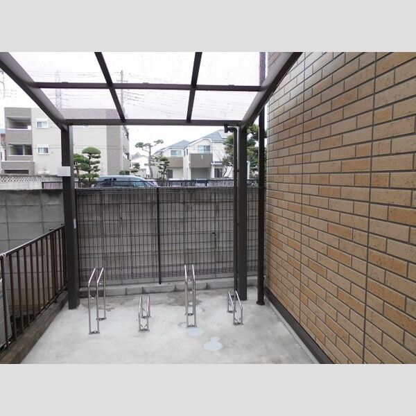 マーブル201号室 駐輪場