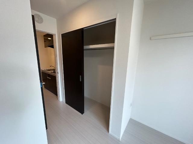OceanCoastTsudanuma（オーシャンコーストツダヌマ）302号室 クローゼット