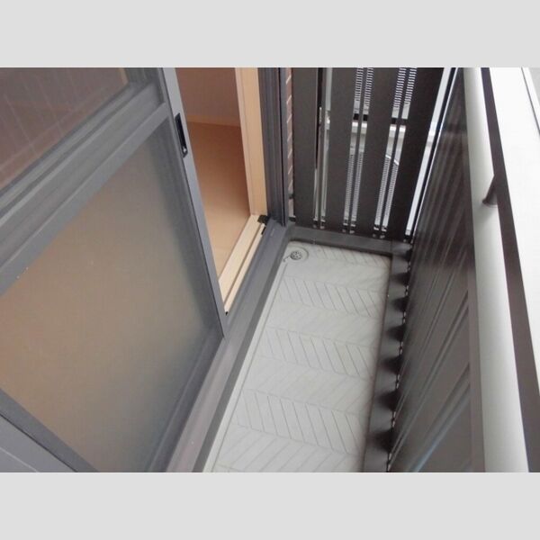 West Fiveーs バルコニー