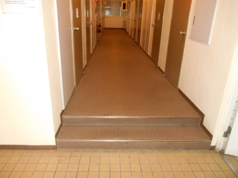 トップルーム横浜5階 共用廊下