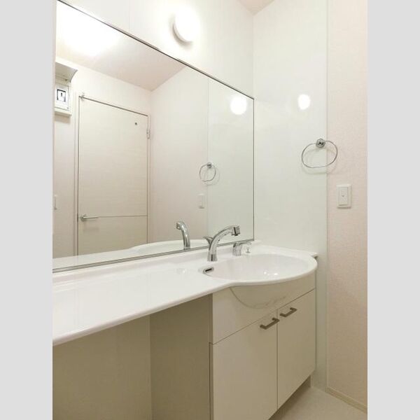 ウィステリア湘南 洗髪洗面化粧台