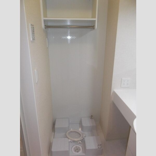 Freesia 室内洗濯機置場