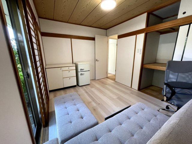 シェアハウス横浜根岸102号室 102押入れあり、押入れ上部も収納