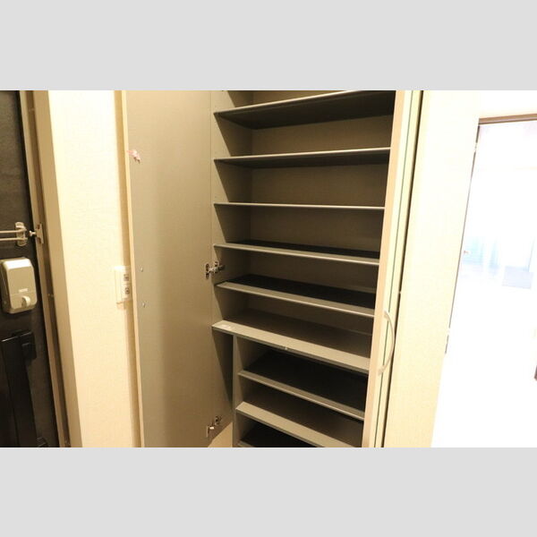 ピュアハイム大倉山106号室 シューズボックス