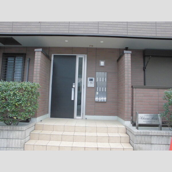 シャルムマリー203号室 エントランス