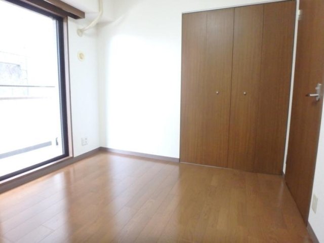 目黒青葉台グランドハイツ2階 洋室2