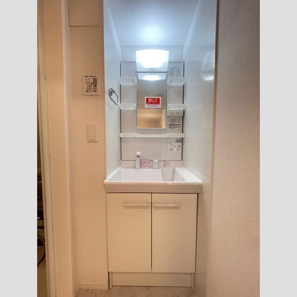 D Paina Takakura303号室 洗髪洗面化粧台