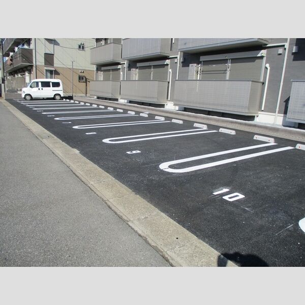 セントーリア202号室 駐車場