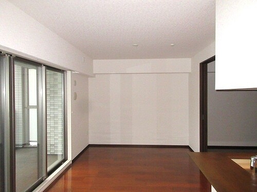 ライオンズ茅ヶ崎ザ・アイランズⅠ街区8階 LDK約15.6畳　※2021年11月の写真