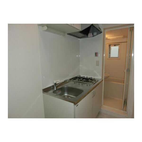 ソレアード松戸105号室 キッチン