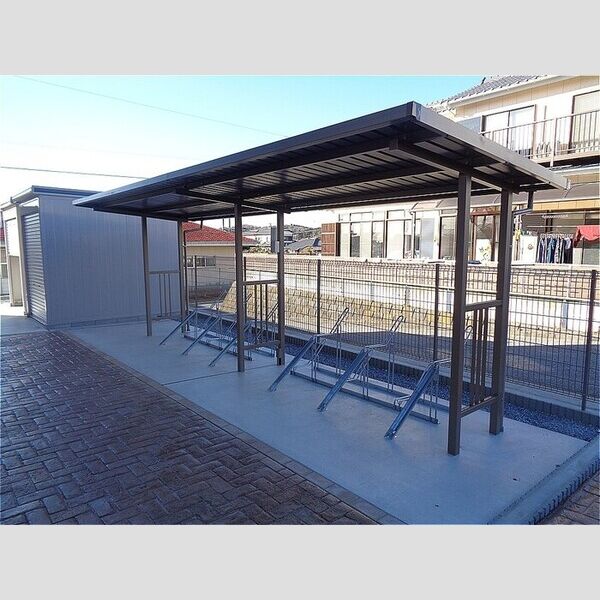 フィオーレ北子安301号室 駐輪場