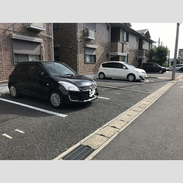 リビングタウンみのり台　B202号室 駐車場