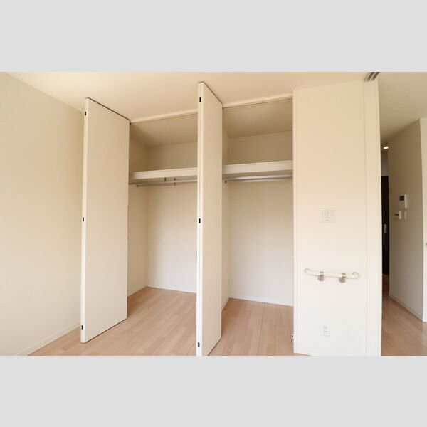 ルミエール 洋室クローゼット