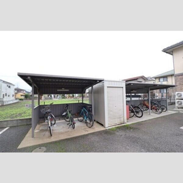 リトルアイランドⅢ202号室 駐輪場