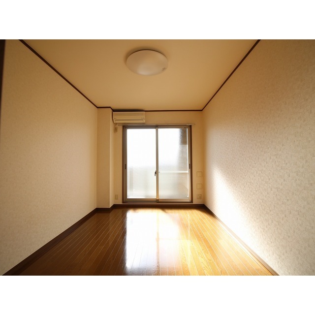 アンプルールフェール 槙 リビング