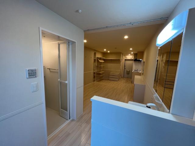 a l’aise （ア　レーズ）102号室 洋室